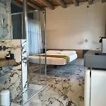 Vulcano Palace Hotell Castro (Lombardy)