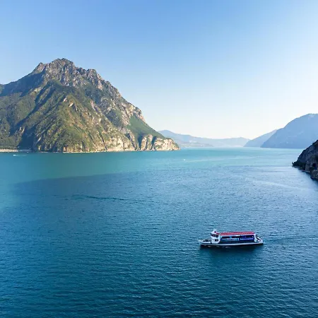 Vulcano Palace Hotell Castro (Lombardy)