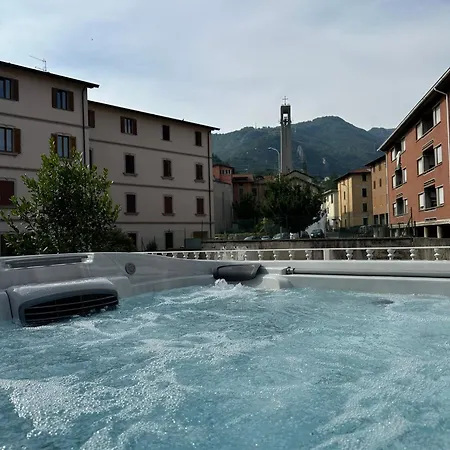Vulcano Palace Hotell Castro (Lombardy)