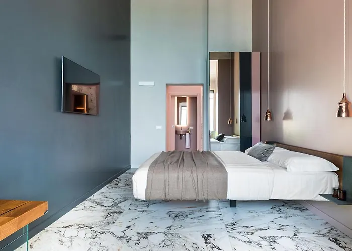 Hotel Vulcano Palace Castro (Lombardy)