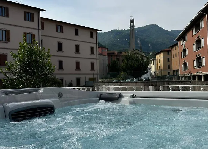 Vulcano Palace Hotel Castro (Lombardy)